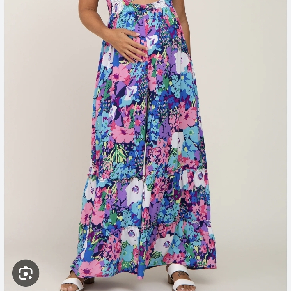 Hailey & Co.Jumpsuit Floral Pink and Purple Pleated. Size M